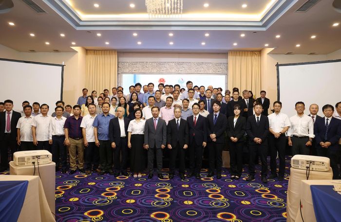 Đại biểu Việt Nam và Nhật Bản trao đổi giải pháp phòng, chống xói lở bờ biển tại hội thảo.