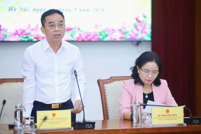 Ông Nguyễn Văn Đoạt, Phó Chủ tịch UBND tỉnh Điện Biên phát biểu tại họp báo (Ảnh: Việt Hùng).