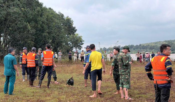 Lực lượng chức năng đã tìm thấy nạn nhân bị nước cuốn.