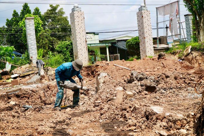Công tác di dời nhà được triển khai một cách chuyên nghiệp và quan tâm đến công tác đảm bảo an toàn.
