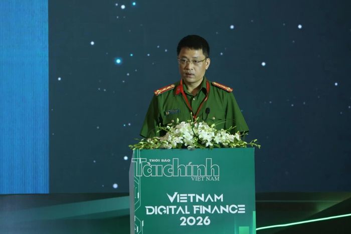 Đại tá Hà Nam Trung - Phó Giám đốc Trung tâm Dữ liệu quốc gia, Bộ Công an phát biểu. Ảnh: Đức Minh