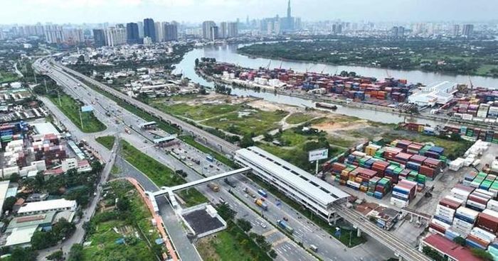 Tp.HCM đang tăng tốc đầu tư hạ tầng, logistics và các dự án trọng điểm để tạo thêm dư địa cho tăng trưởng năm.