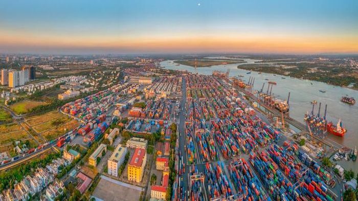 Logistics tiếp tục là một trong những lĩnh vực được Tp.HCM kỳ vọng tạo thêm động lực tăng trưởng trong những tháng cuối năm 2026.