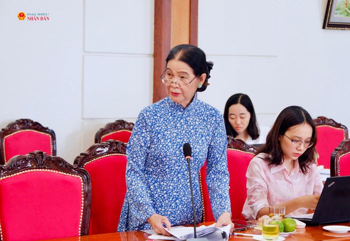 Đại diện Hội Luật gia TP. Hồ Chí Minh Trương Thị Hoà phát biểu. Ảnh: Hoa Lê