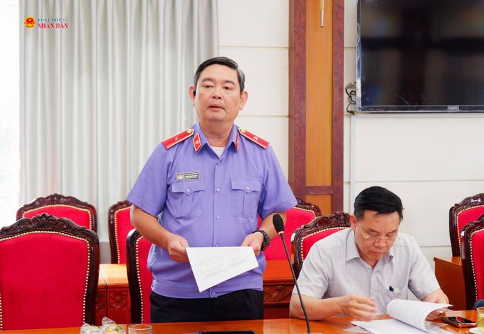 Phó Viện trưởng Viện kiểm sát nhân dân TP. Hồ Chí Minh Nguyễn Phước Trung phát biểu. Ảnh: Hoa Lê