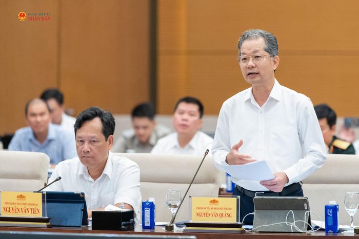 Chánh án Tòa án Nhân dân tối cao Nguyễn Văn Quảng trình bày tóm tắt tờ trình