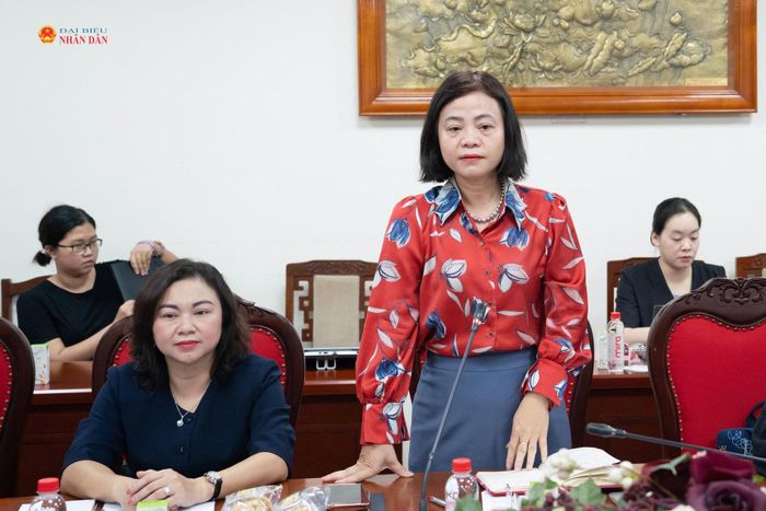 ĐBQH hoạt động chuyên trách tại Ủy ban Văn hóa và Xã hội Nguyễn Thanh Cầm phát biểu khai mạc cuộc họp. Ảnh: Cao Hoàng