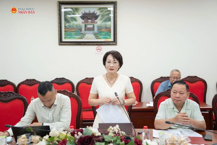 Phó Vụ trưởng Vụ Pháp chế, Bộ Văn hóa, Thể thao và Du lịch Lê Thị Thu Oanh trình bày báo cáo về dự án Luật Phát triển công nghiệp văn hóa. Ảnh: Cao Hoàng