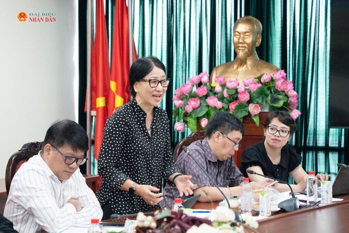 Nhiều đại biểu chỉ ra khoảng cách giới và đặc thù lao động trong công nghiệp văn hóa. Ảnh: Cao Hoàng