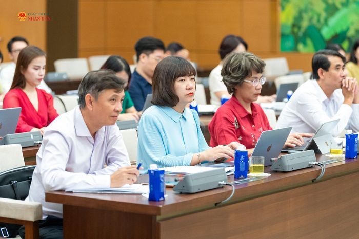 Các đại biểu tham dự phiên họp