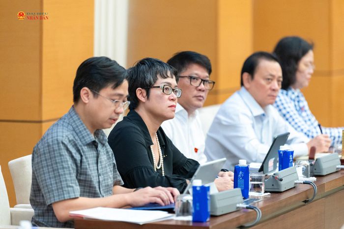 Các đại biểu tham dự phiên họp