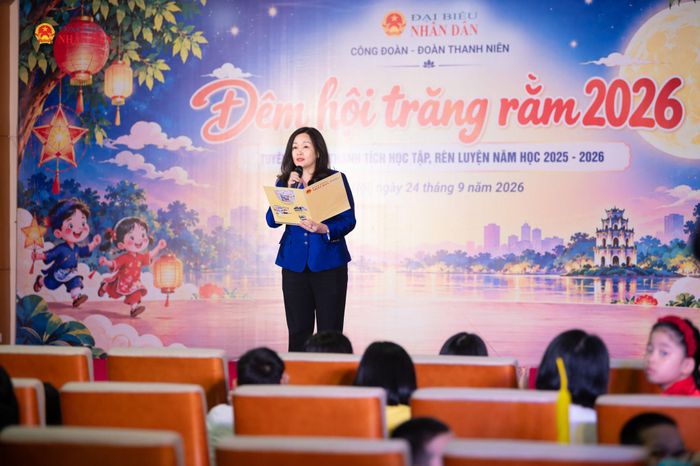 Bí thư Đảng ủy, Tổng Biên tập Báo Đại biểu Nhân dân Phạm Thị Thanh Huyền phát biểu
