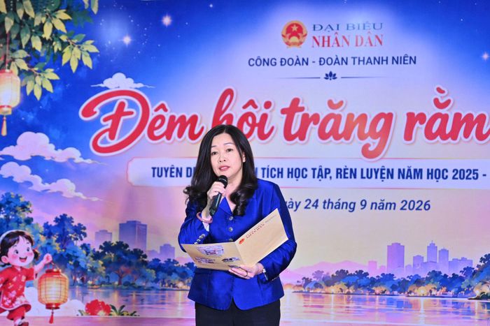 Bí thư Đảng ủy, Tổng Biên tập Báo Đại biểu Nhân dân Phạm Thị Thanh Huyền phát biểu