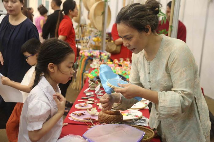 Nhiều hoạt động giàu tính trải nghiệm được dành cho các em thiếu nhi dịp này.