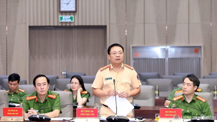 Các đại biểu đề xuất những giải pháp nhằm đẩy nhanh tiến độ giải ngân vốn đầu tư, kinh phí mua sắm, trang bị trong năm 2026, bảo đảm hiệu quả và đúng quy định.