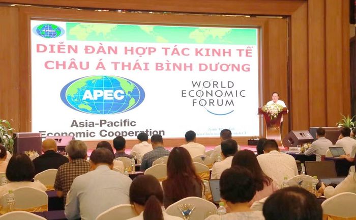 Quang cảnh hội nghị và các đại biểu, đội ngũ làm công tác tuyên truyền tham dự hội nghị .