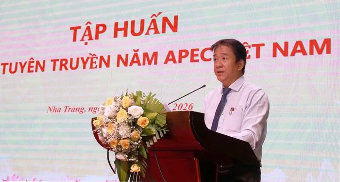 Đồng chí Nguyễn Long Biên, Phó Chủ tịch Thường trực UBND tỉnh Khánh Hòa phát biểu tại hội nghị.