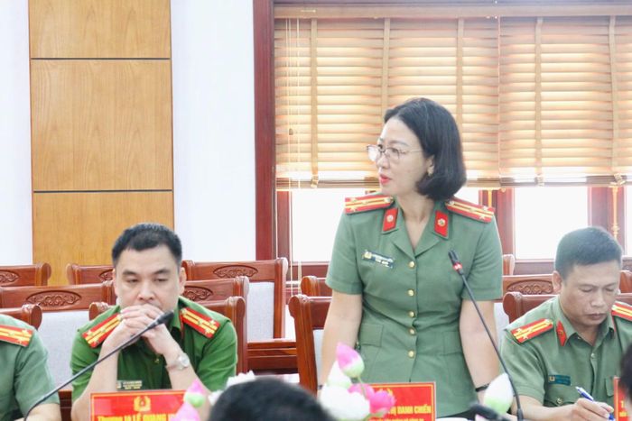 Đại biểu đóng góp ý kiến tại hội nghị.