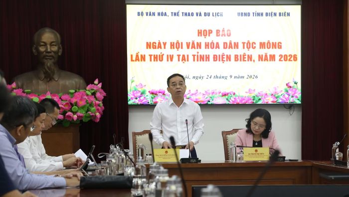 Phó Chủ tịch UBND tỉnh Điện Biên Nguyễn Văn Đoạt thông tin về công tác tổ chức và những điểm nhấn của Ngày hội.