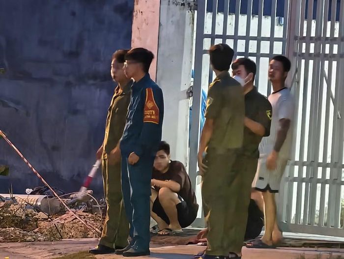 Lực lượng chức năng tại hiện trường.