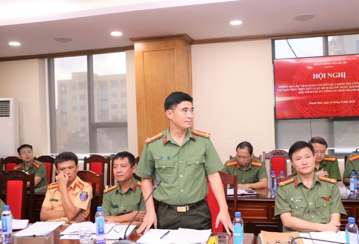 Lãnh đạo các đơn vị được kiểm tra phát biểu tại hội nghị.