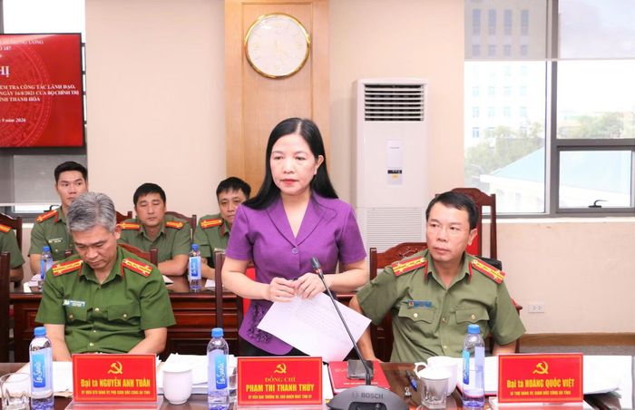 Bà Phạm Thị Thanh Thuỷ, Chủ nhiệm Uỷ ban kiểm tra Tỉnh uỷ Thanh Hoá đánh giá cao vai trò của Công an tỉnh trong đấu tranh phòng chống tội phạm và xây dựng phong trào toàn dân bảo vệ An ninh Tổ quốc.