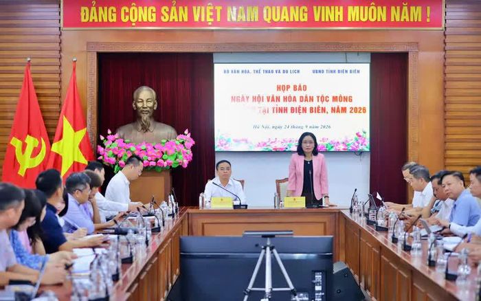 Thứ trưởng Bộ Văn hóa, Thể thao và Du lịch Trịnh Thị Thủy chủ trì họp báo giới thiệu Ngày hội Văn hoá dân tộc Mông tại Điện Biên năm 2026.