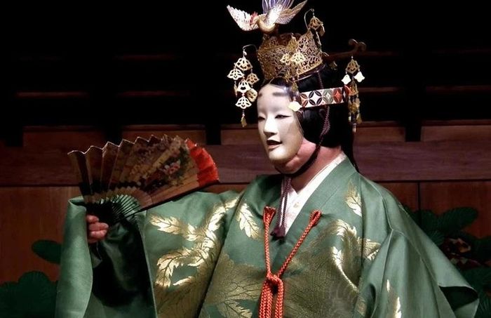 Noh chơi Hagoromo . Bản quyền hình ảnh Nhà hát kịch Yamanoto Noh
