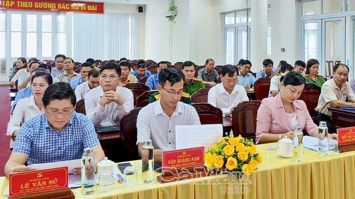  Đại biểu tham dự hội nghị.