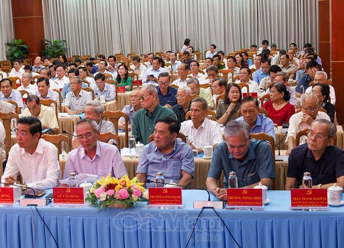Các đồng chí n
