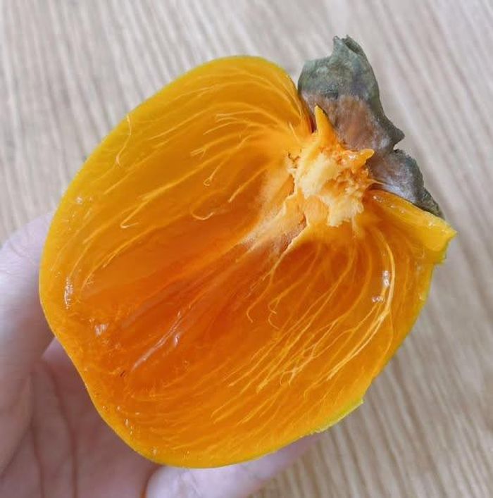 Hồng da tre được nhiều người tiêu dùng yêu thích do hương vị thơm ngon đặc biệt