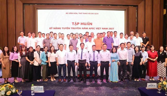 Các đại biểu tham dự chương trình