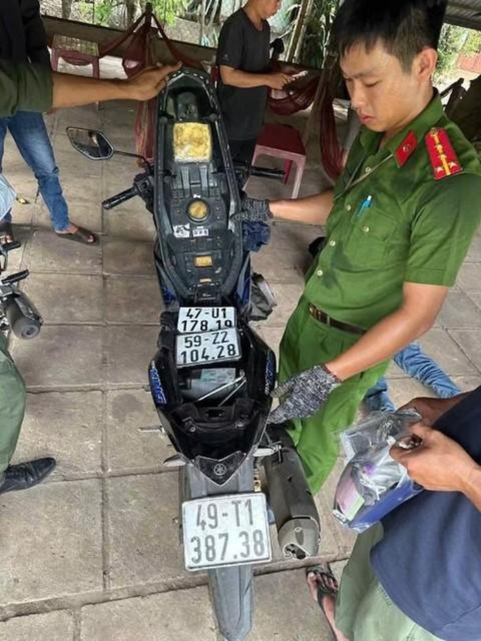 Các đối tượng dùng nhiều biển số giả để đi trộm cắp