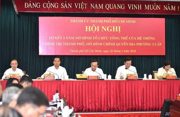 Lãnh đạo Thành ủy và UBND TPHCM tại Hội nghị sơ kết một năm thực hiện mô hình chính quyền địa phương hai cấp