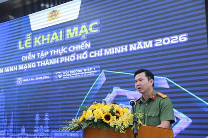 Đại tá Lê Công Anh – Phó Giám đốc Công an TPHCM phát biểu tại lễ khai mạc