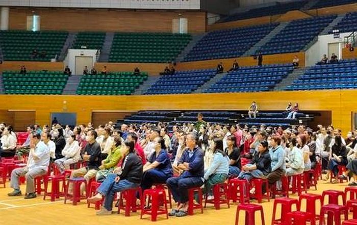 Bị hại và những người có quyền, nghĩa vụ liên quan.