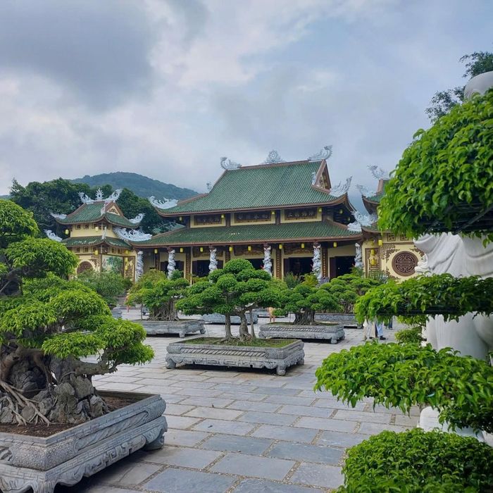 Chùa Linh Ứng trên bán đảo Sơn Trà nơi du khách không thể bỏ qua