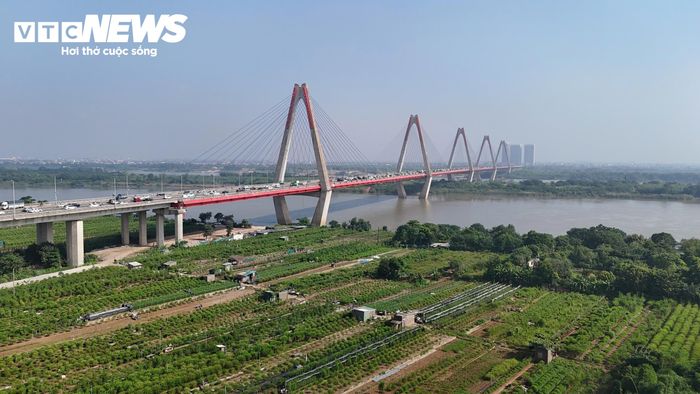 Tuy nhiên, hiện phía Sở Xây dựng Hà Nội và Phòng CSGT Công an TP Hà Nội chưa đưa ra phương án về việc phát hiện, xử phạt nguội các trường hợp chạy quá tốc độ, không giữ khoảng cách an toàn trên cầu Nhật Tân.