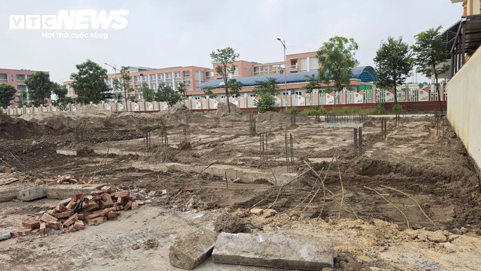 Móng nhà mới đã được gia cố vững chắc, sẵn sàng tiếp nhận ngôi biệt thự.