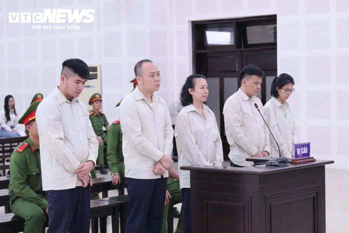 Các bị cáo tại phiên tòa sơ thẩm.