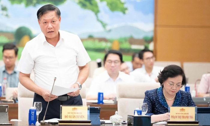 Thứ trưởng Bộ Y tế Đỗ Xuân Tuyên.