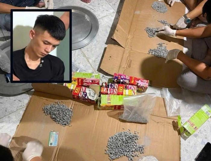 Nguyễn Đình Chính cùng số ma túy dạng kẹo là tang vật của vụ án