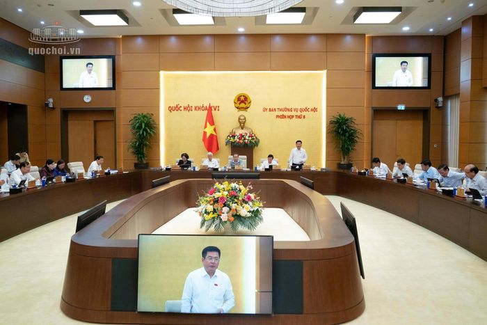 Quang cảnh phiên họp.