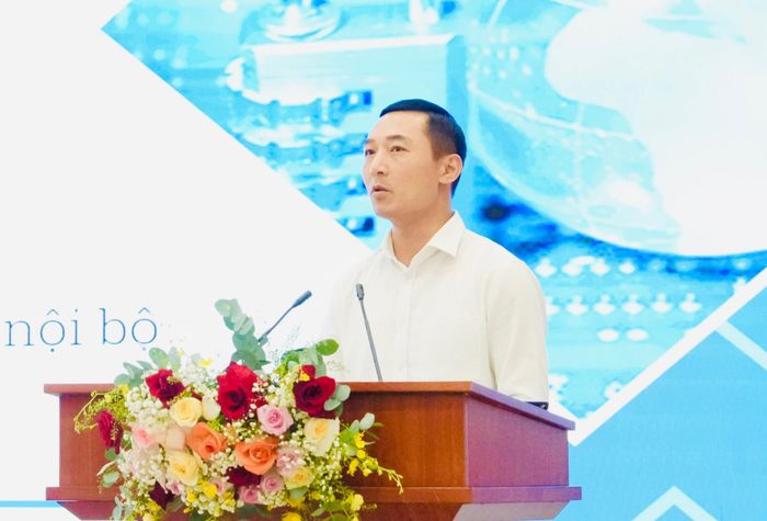 Phó Bí thư Đảng ủy UBND thành phố Hà Nội Doãn Trung Tuấn phát biểu tại hội nghị. Ảnh: Hồng Thái