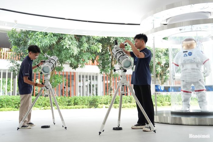 IOAA 2026 quy tụ 67 đội tuyển, trong đó có 65 đội quốc tế và 2 đội Việt Nam, với tổng cộng 320 thí sinh.