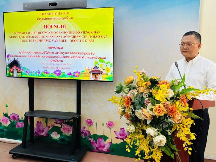 Bí thư Đảng ủy phường Văn Miếu - Quốc Tử Giám Vũ Xuân Hùng phát biểu tại hội nghị. Ảnh: An Quyên