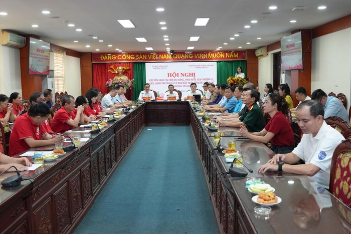 Việc chuyển giao nhằm cụ thể hóa chủ trương sắp xếp, kiện toàn tổ chức, thống nhất đầu mối phối hợp. Ảnh: Thái Phương