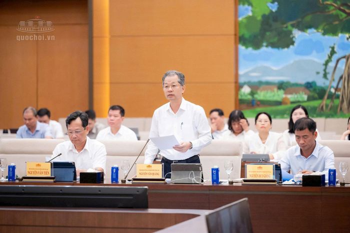 Chánh án Toà án nhân dân tối cao Nguyễn Văn Quảng báo cáo tại phiên họp. Ảnh: media.quochoi.vn