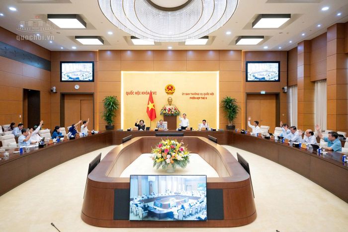 Ủy ban Thường vụ Quốc hội biểu quyết thông qua về mặt nguyên tắc dự thảo Nghị quyết. Ảnh: media.quochoi.vn