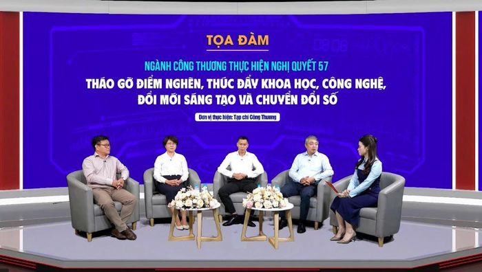 Toàn cảnh tọa đàm. Ảnh: Nghiêm Lan